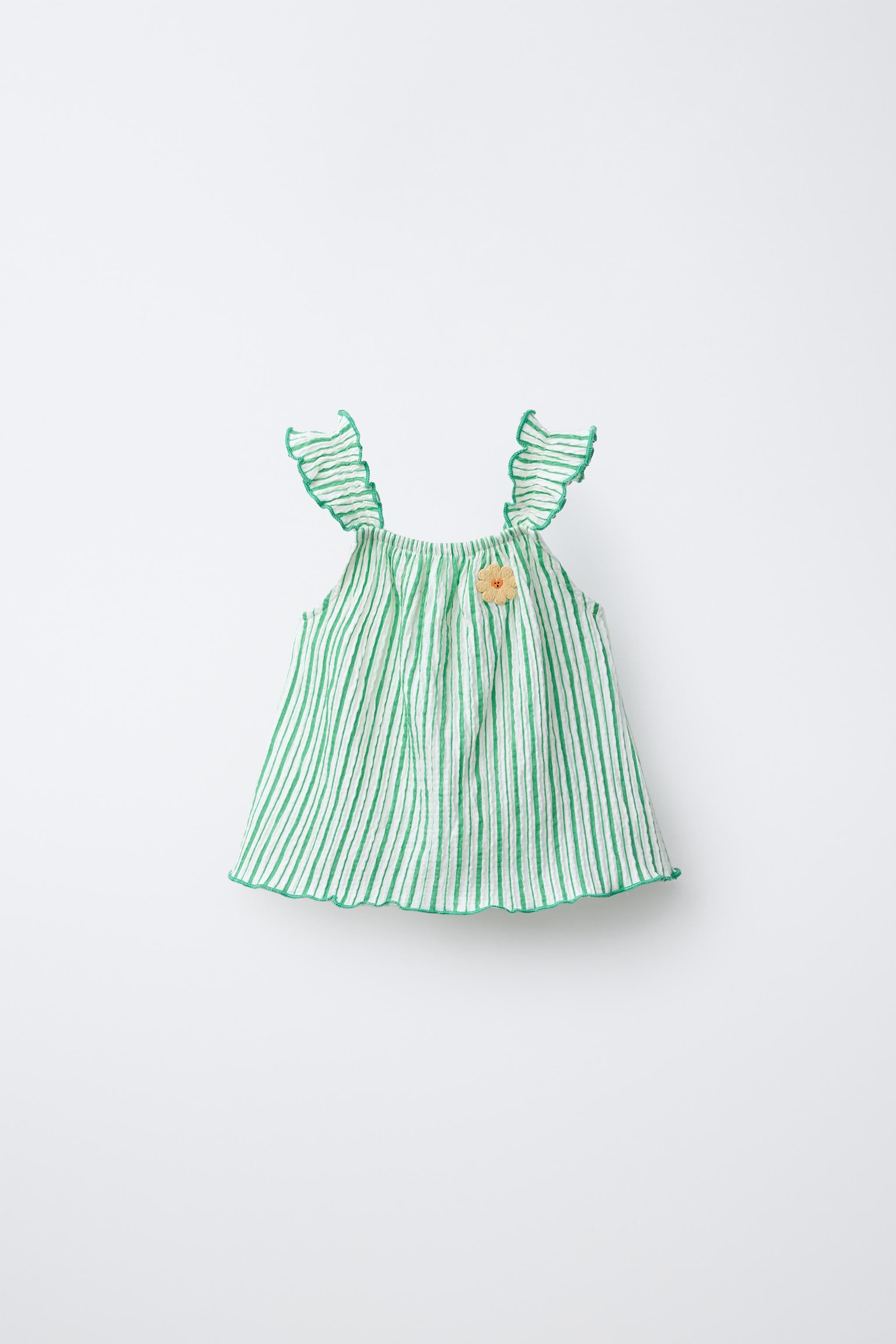STRIPED TEXTURED FLOWER PATCH T-SHIRT